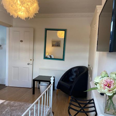 Deluxe Three Bed Bnb In Henley-On-Thames Near Station River & Town Centre Exterior photo