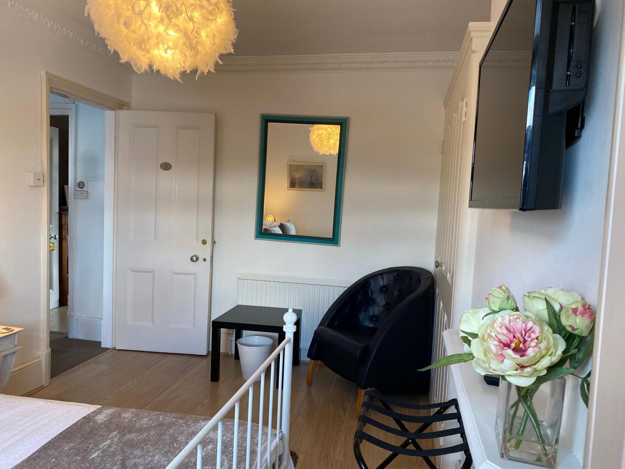 Deluxe Three Bed Bnb In Henley-On-Thames Near Station River & Town Centre Exterior photo